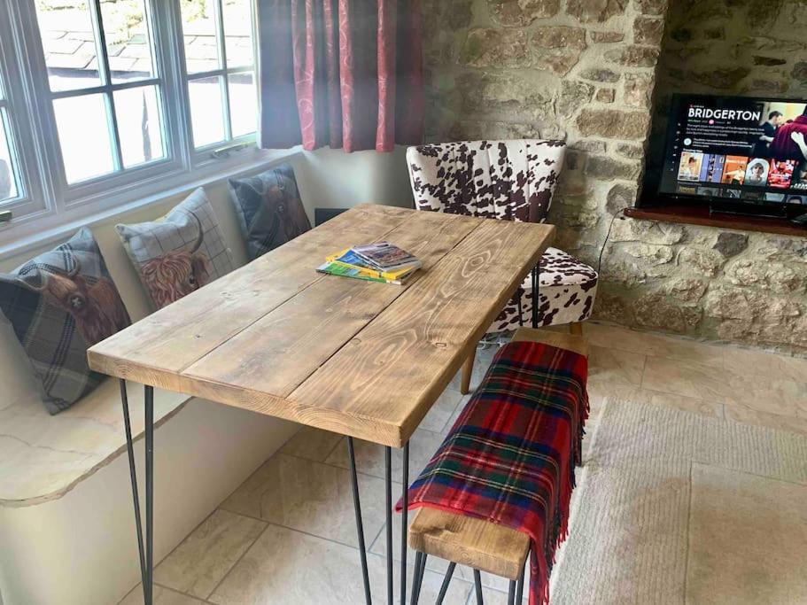 טיידסוול Gorgeous Cozy Cottage With A Heritage Feel, Walks, Pubs & Wood Burner מראה חיצוני תמונה